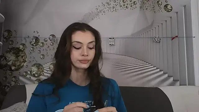 EvoletteLouLou online show from 09-22-25, 01:57