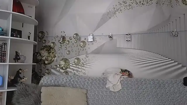 EvoletteLouLou online show from 09-27-25, 12:54