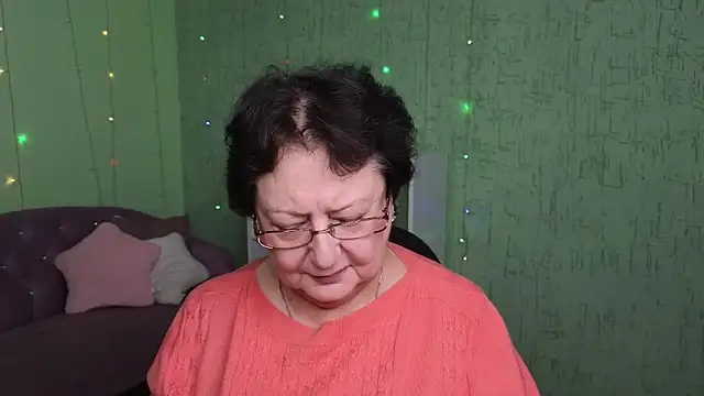 Margo Moll online show from 11-22-25, 06:23