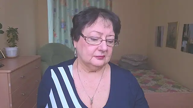 Margo Moll online show from 12-20-25, 08:32