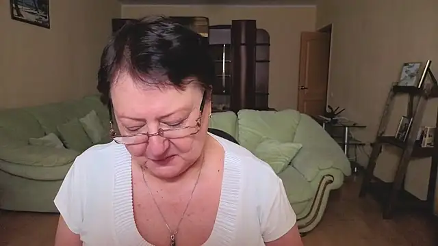 Margo Moll online show from 02-26-26, 01:32