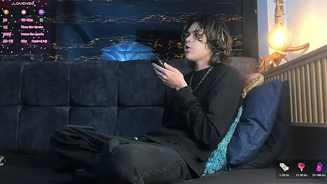 Diamond twink online show from 11-06-25, 03:40