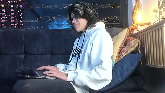 Diamond twink online show from 11-20-25, 04:34