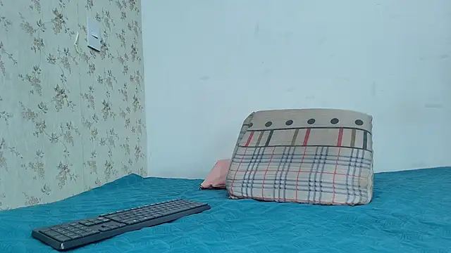 Snapshot of celeste_moonx chatting on 10-21-25, 11:55 celeste moonx online show from 10-21-25, 11:55