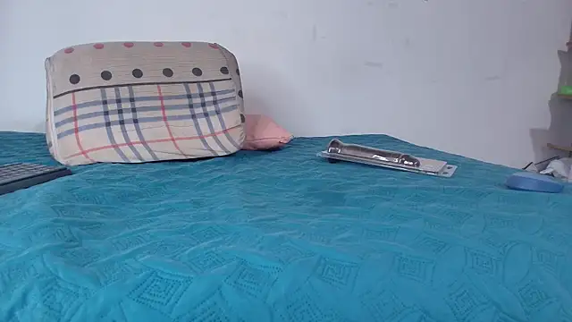 Snapshot of celeste_moonx chatting on 10-22-25, 11:54 celeste moonx online show from 10-22-25, 11:54