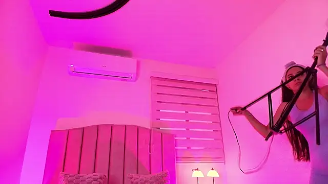 Snapshot of celeste_moonx chatting on 10-29-25, 11:56 celeste moonx online show from 10-29-25, 11:56