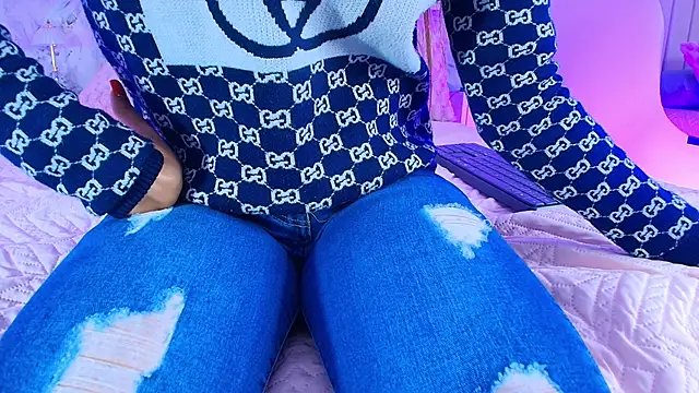 Snapshot of celeste_moonx chatting on 11-19-25, 11:54 celeste moonx online show from 11-19-25, 11:54