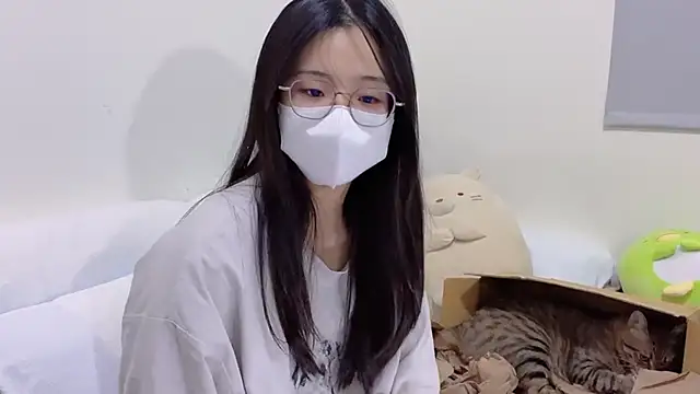 LHeart online show from 10-18-25, 03:24