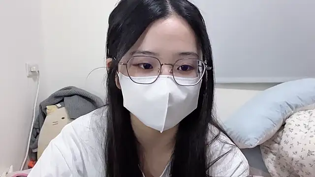 LHeart online show from 10-27-25, 02:21