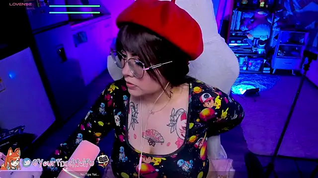 Snapshot of AlyssaRomanova chatting on 10-27-25, 02:37 AlyssaRomanova online show from 10-27-25, 02:37