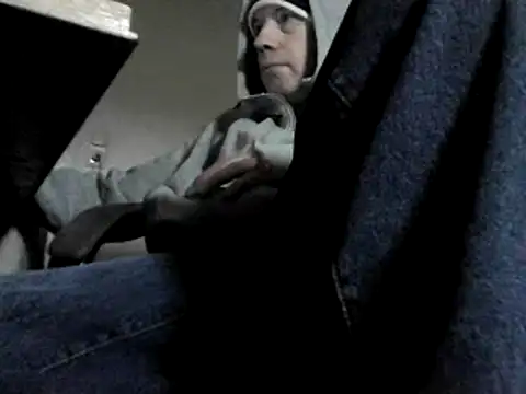 Snapshot of skateboy78 chatting on 12-14-24, 12:12 skateboy78 online show from 12-14-24, 12:12