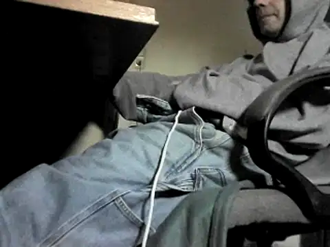 Snapshot of skateboy78 chatting on 03-13-25, 10:57 skateboy78 online show from 03-13-25, 10:57