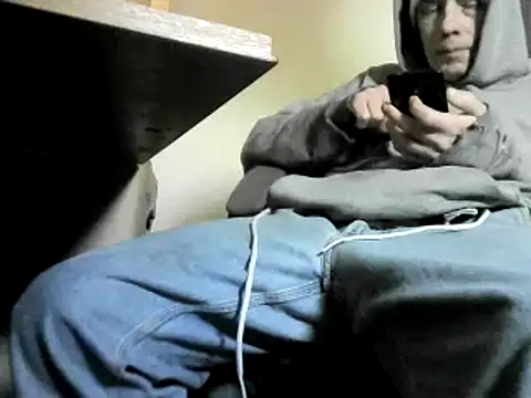 Snapshot of skateboy78 chatting on 03-17-25, 02:12 skateboy78 online show from 03-17-25, 02:12