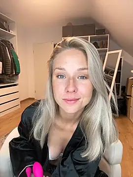 Snapshot of celis_secret chatting on 09-30-25, 05:12 celis secret online show from 09-30-25, 05:12