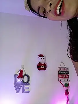 Fox Roxxan online show from 12-16-25, 01:32