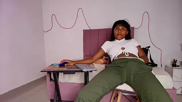 Snapshot of Andre_lezcano chatting on 03-06-26, 05:31 Andre lezcano online show from 03-06-26, 05:31