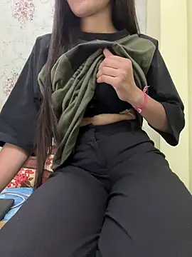 Snapshot of sneha_88 chatting on 06-25-26, 07:13 sneha 88 online show from 06-25-26, 07:13