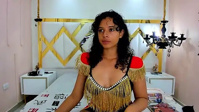 Snapshot of Sweet_Lucyy chatting on 10-11-25, 04:44 Sweet Lucyy online show from 10-11-25, 04:44