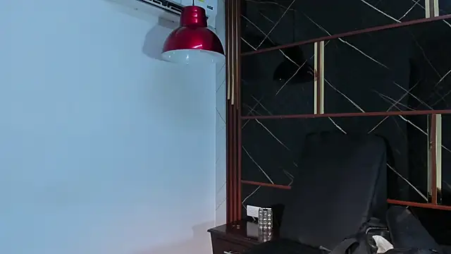 HannyThompson online show from 04-14-26, 12:33