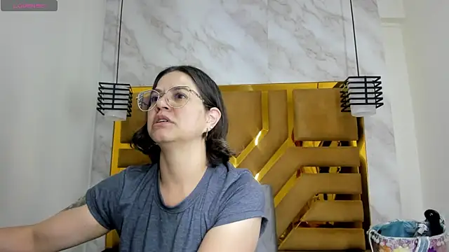 Snapshot of Luciifeer_ chatting on 12-20-25, 04:25 Luciifeer online show from 12-20-25, 04:25