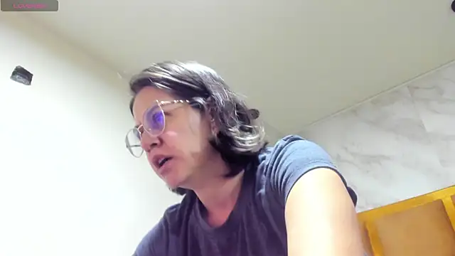 Snapshot of Luciifeer_ chatting on 01-18-26, 02:54 Luciifeer online show from 01-18-26, 02:54