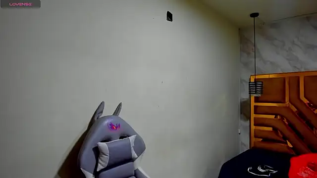 Snapshot of Luciifeer_ chatting on 03-04-26, 06:36 Luciifeer online show from 03-04-26, 06:36