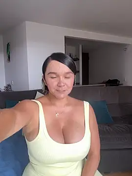 Nova Gabriela online show from 10-14-25, 02:51