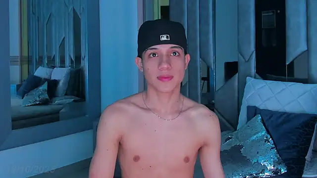 Snapshot of Sebax_Young chatting on 10-21-25, 07:58 Sebax Young online show from 10-21-25, 07:58