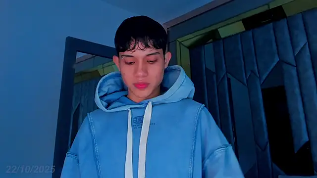 Snapshot of Sebax_Young chatting on 10-23-25, 03:39 Sebax Young online show from 10-23-25, 03:39