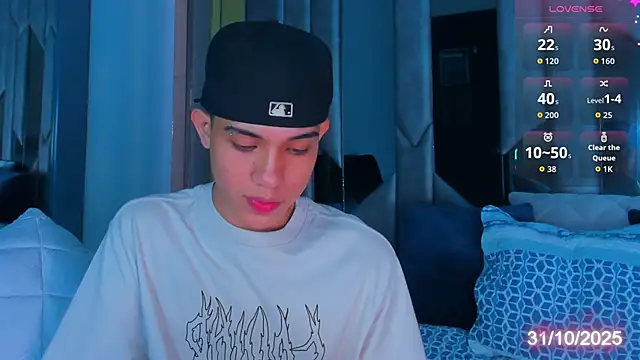 Snapshot of Sebax_Young chatting on 10-31-25, 08:54 Sebax Young online show from 10-31-25, 08:54