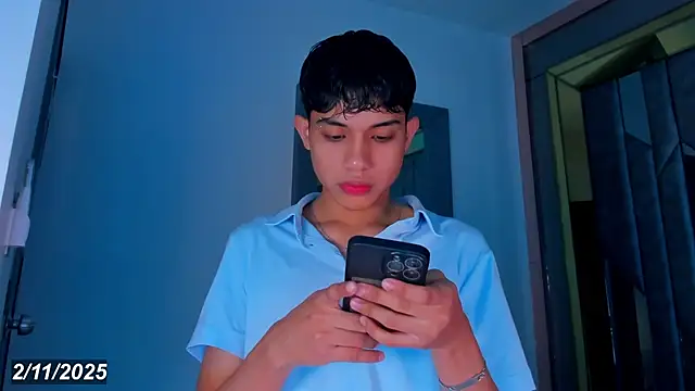 Snapshot of Sebax_Young chatting on 11-04-25, 08:52 Sebax Young online show from 11-04-25, 08:52