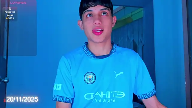 Snapshot of Sebax_Young chatting on 11-21-25, 04:33 Sebax Young online show from 11-21-25, 04:33