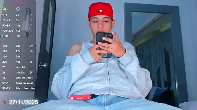 Snapshot of Sebax_Young chatting on 11-27-25, 08:55 Sebax Young online show from 11-27-25, 08:55