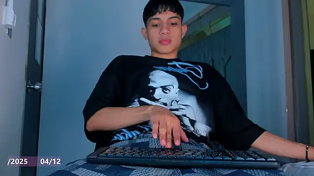 Snapshot of Sebax_Young chatting on 12-04-25, 08:39 Sebax Young online show from 12-04-25, 08:39