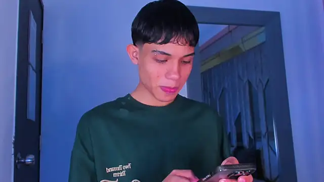 Sebax Young online show from 03-18-26, 08:34