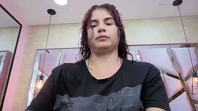 ThaliaCross online show from 04-22-26, 07:48