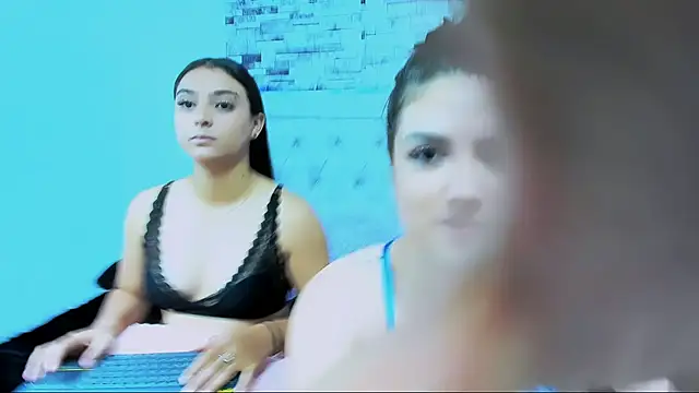 nicolexxaleja online show from 10-19-25, 05:02