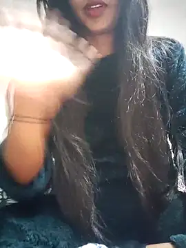 Snapshot of cute_radhikaa chatting on 12-18-25, 06:36 cute radhikaa online show from 12-18-25, 06:36