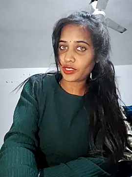 Snapshot of cute_radhikaa chatting on 01-08-26, 12:40 cute radhikaa online show from 01-08-26, 12:40