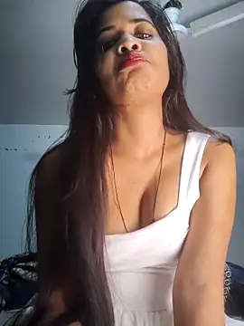 Snapshot of cute_radhikaa chatting on 02-08-26, 03:43 cute radhikaa online show from 02-08-26, 03:43