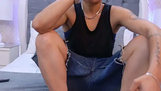 ZoeKrug online show from 11-26-25, 11:55