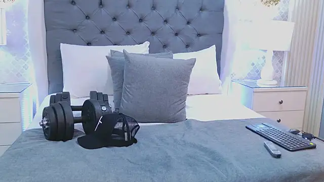 ZoeKrug online show from 01-18-26, 03:27