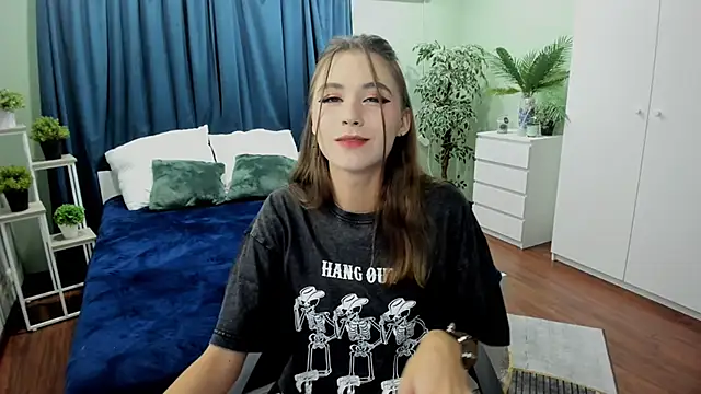 Snapshot of EllaCurtis chatting on 09-27-25, 11:04 EllaCurtis online show from 09-27-25, 11:04