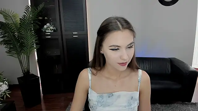 Snapshot of EllaCurtis chatting on 10-07-25, 11:40 EllaCurtis online show from 10-07-25, 11:40