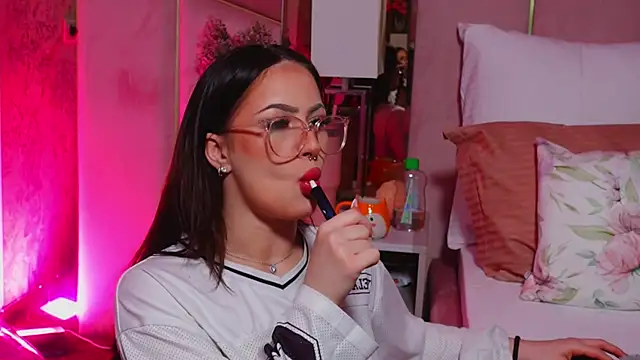 LucyLextonX online show from 03-27-26, 12:38