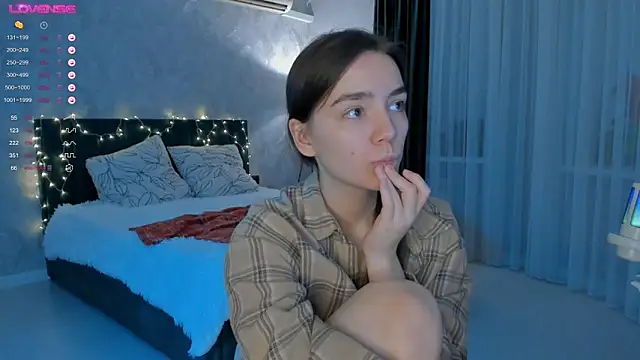 Snapshot of sweete_chantal chatting on 10-04-25, 05:00 sweete chantal online show from 10-04-25, 05:00