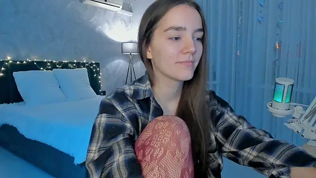 Snapshot of sweete_chantal chatting on 10-28-25, 05:15 sweete chantal online show from 10-28-25, 05:15