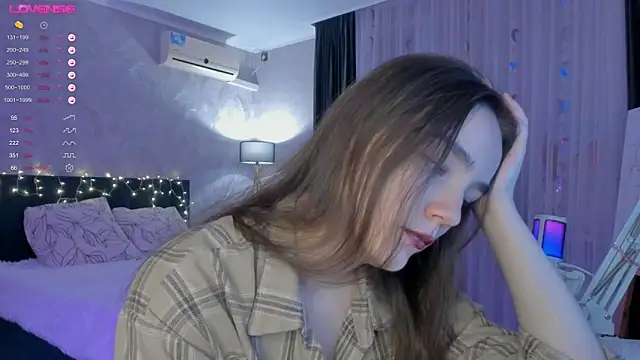 Snapshot of sweete_chantal chatting on 11-12-25, 05:24 sweete chantal online show from 11-12-25, 05:24