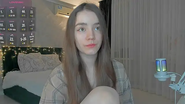 Snapshot of sweete_chantal chatting on 02-11-26, 03:33 sweete chantal online show from 02-11-26, 03:33