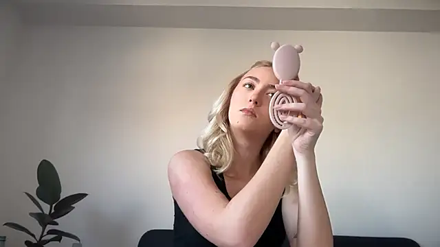 Kitty Swetty online show from 03-06-26, 02:02